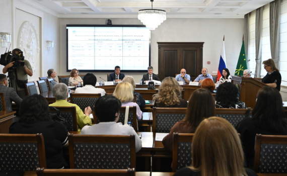 В Адыгее прошло заседание Совета по адыгейскому языку