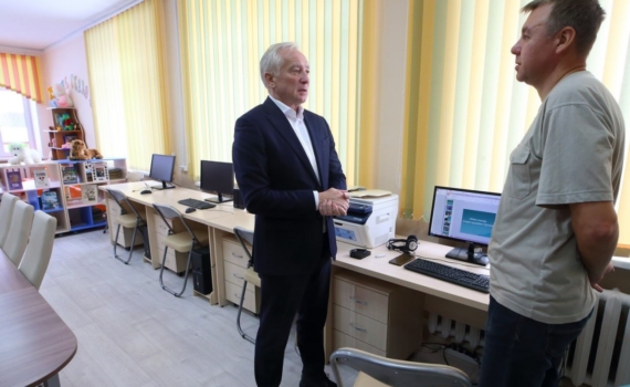 Губернатор Мазур рассказал о ходе модернизации библиотек в Томской области Губернатор Мазур рассказал о ходе модернизации библиотек в Томской области