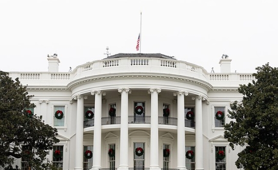 Эксперт: Политтехнологи требуют от Трампа поскорее закончить войну в Иране Эксперт: Политтехнологи требуют от Трампа поскорее закончить войну в Иране
